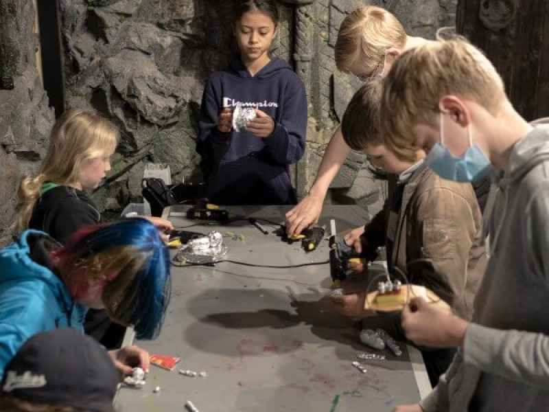 Weta Workshop Experience Young Creatives